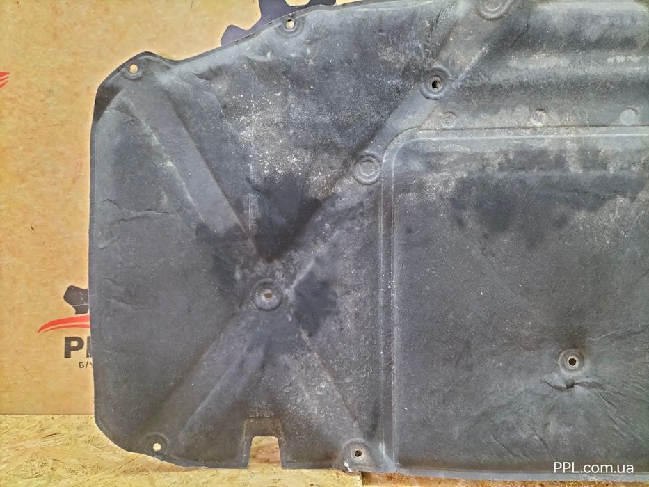 Toyota Hilux VII 2004-2012 шумка шумоизоляция капота