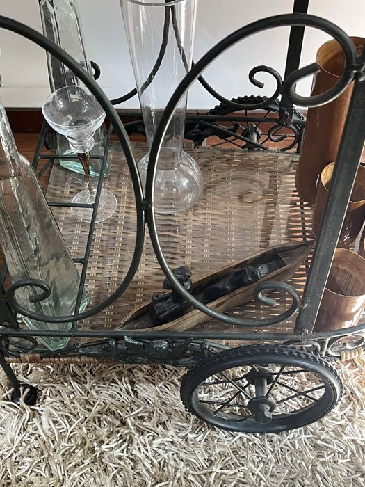 Carrinho Bar em ferro e vidro