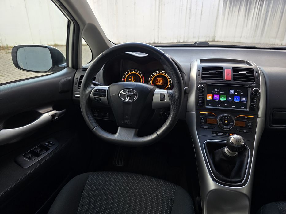 TOYOTA Yaris EXCLUSIVE 1.3VVT-i 100CV  - Excepcional