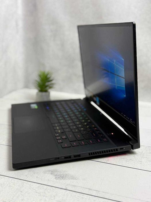 Asus ROG Zephyrus S GX502 i7-9750H 16ram RTX 2070 ssd 512 240Hz