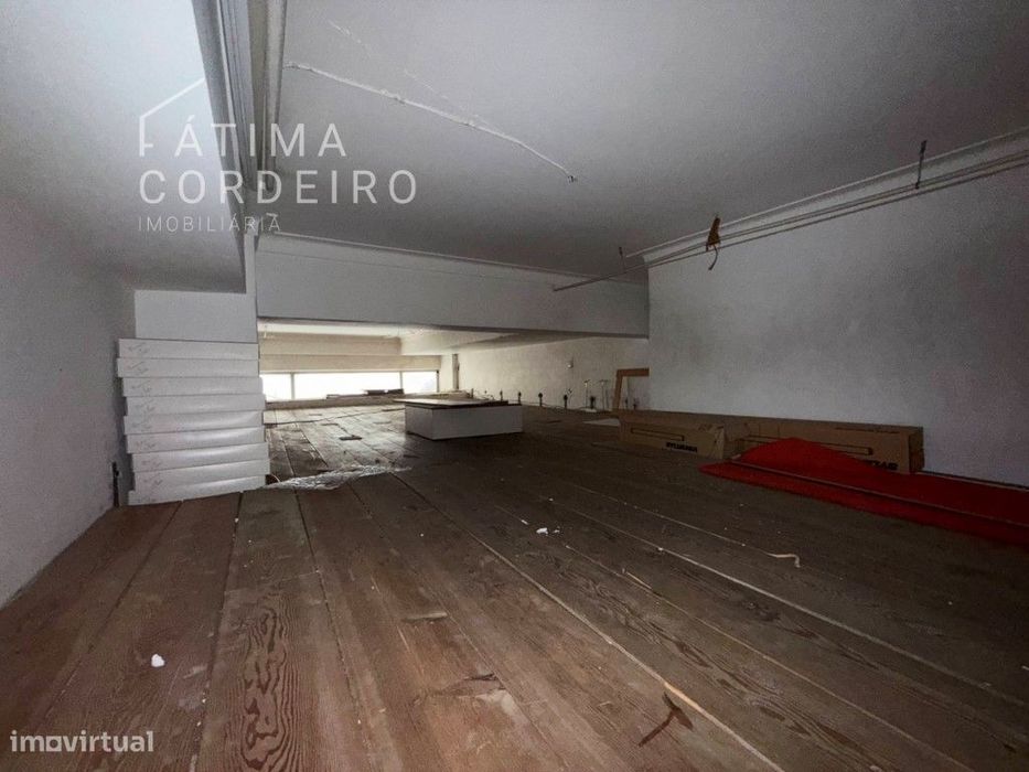 Loja junto á Praça Gil Vicente