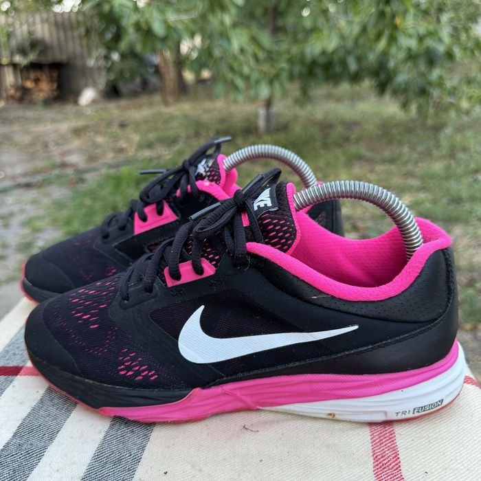 Кроссовки Nike Tri Fusion Run Black, 38,5 размер, Оригинал, Кросівки