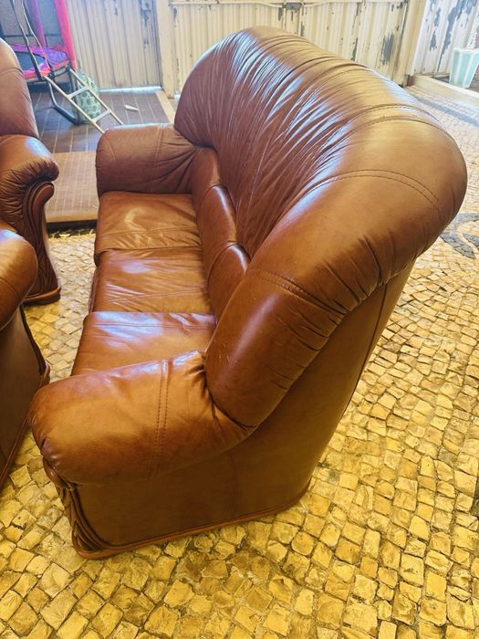 Sofás cama pele castanhos