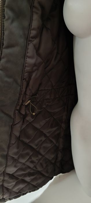Parka de senhora tamanho 36. Usada mas em excelente estado. Com pouco