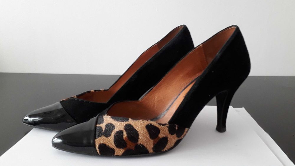 Sapatos em Camurça com apontamento tigrado