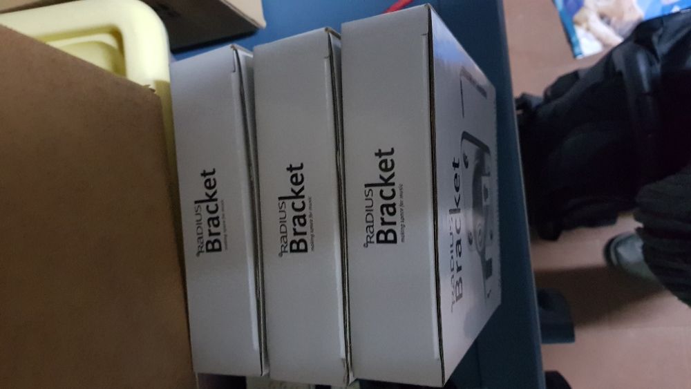 Um Suporte parede Radius Bracket para colunas universal