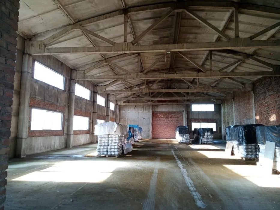 Продається частина складського виробничого приміщення площею 800 м.кв.
