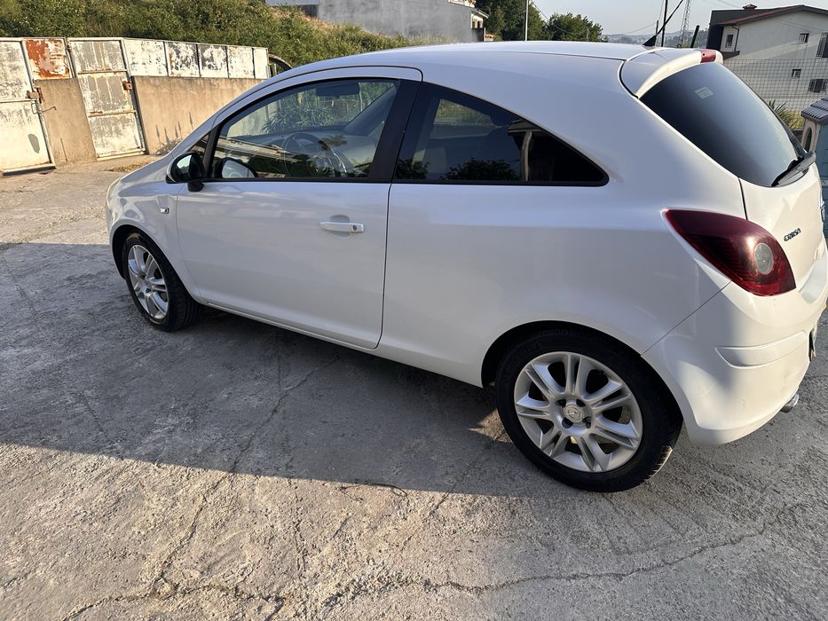 Opel corsa black edition