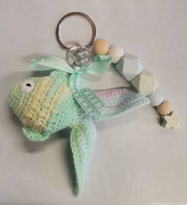 Brelok rybka z drewnianą zawieszką