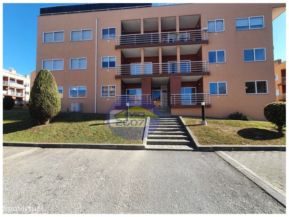 Apartamento T3 em Canelas