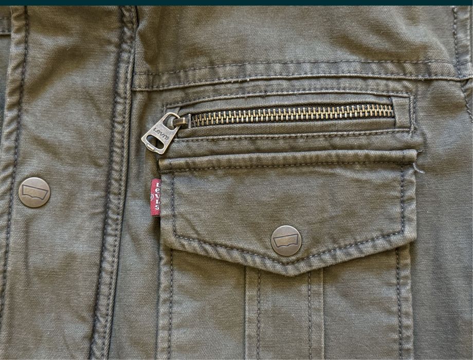 Продам куртку Levi’s