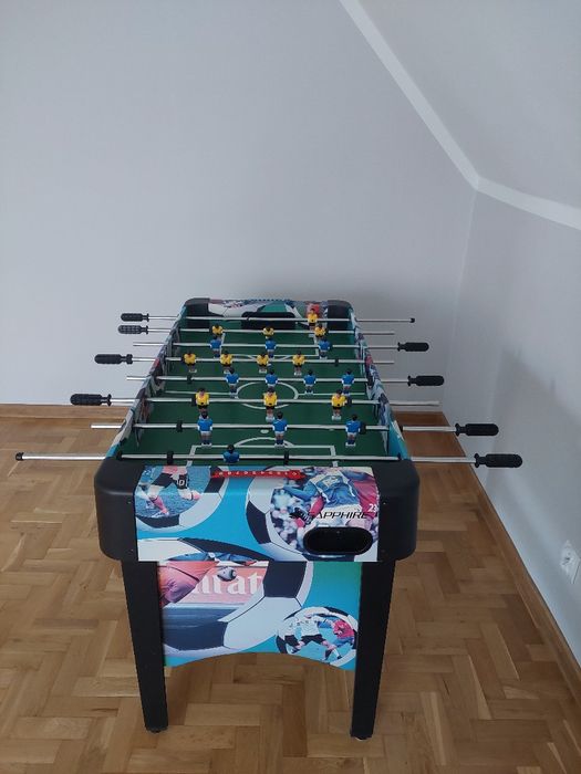 Stół z piłkarzykami