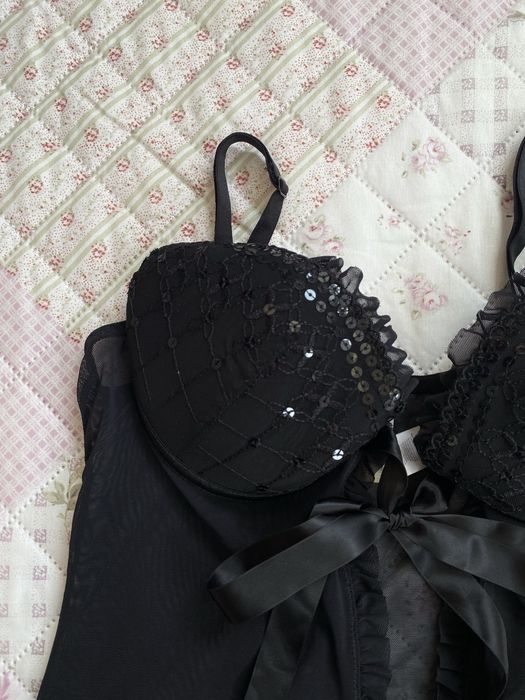 Czarny top bieliźniany na ramiączka cekiny 75A ensored mesh coquette