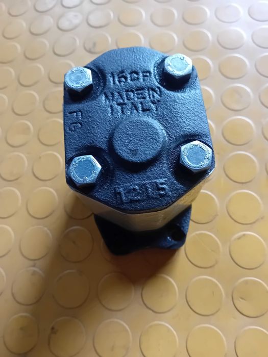 Bombas hidráulicas usadas.
