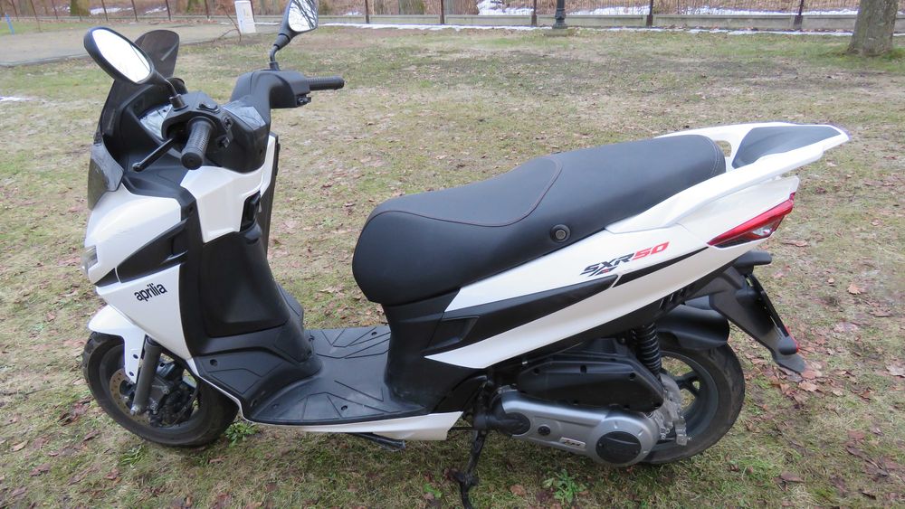 skuter aprilia sxr 50