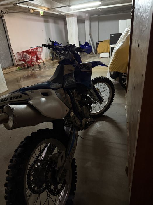 Yz 426f matriculada com luz