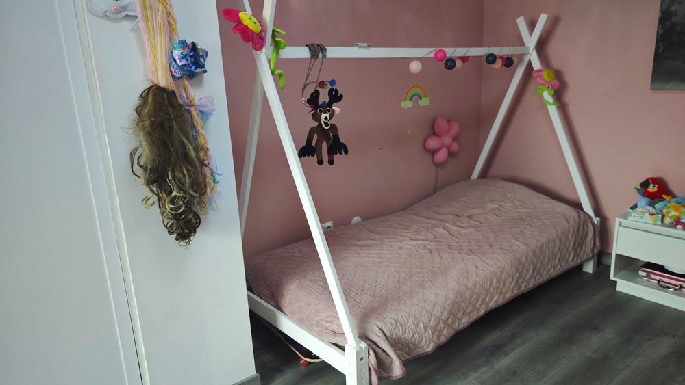 Cama menina como nova 1,90*90MT + Colchão