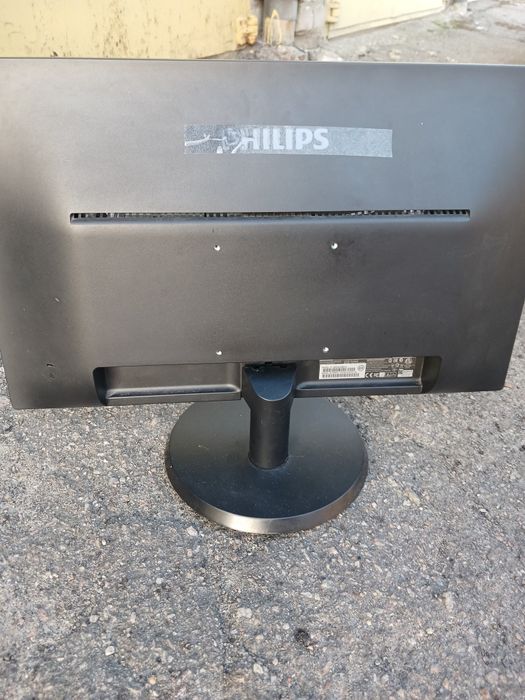Монитор Philips 223v5l бу