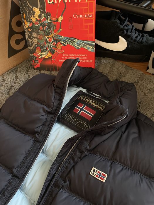 Жилетка пуховик napapijri похожаю на nike storm fit либо tnf 700