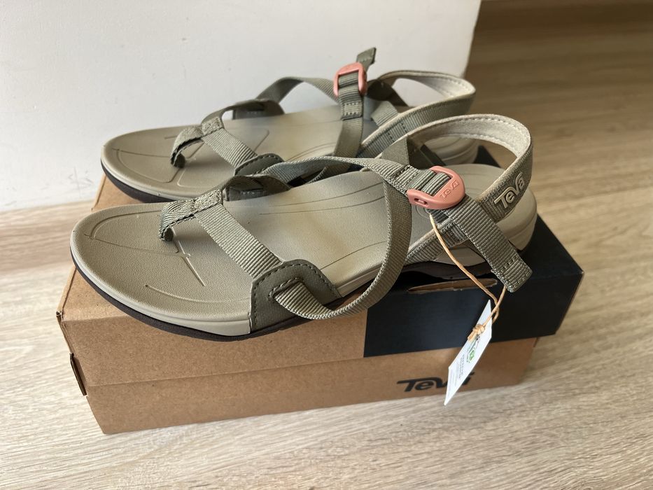 Продам НОВІ жіночі босоніжки Teva, р.36