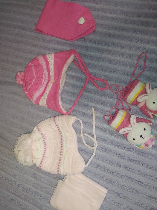 Продам шапки, рукавички.