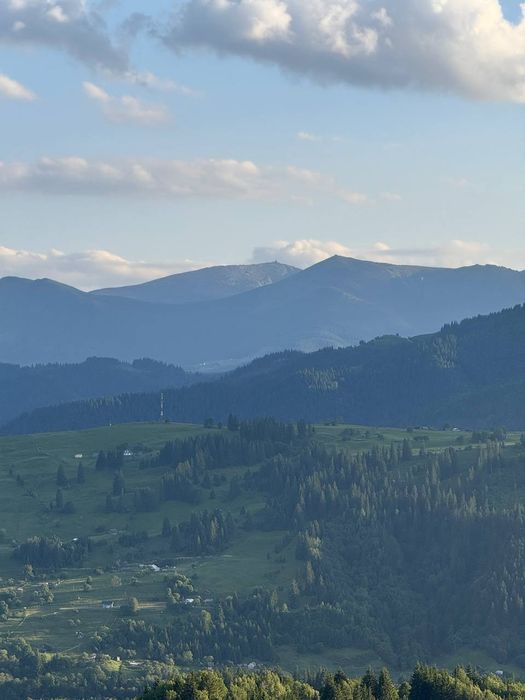 Продаж видової ділянки, поруч комунікації та гарний заїзд