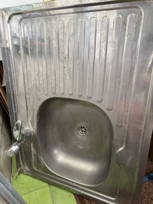 Мийка з краном для кухні