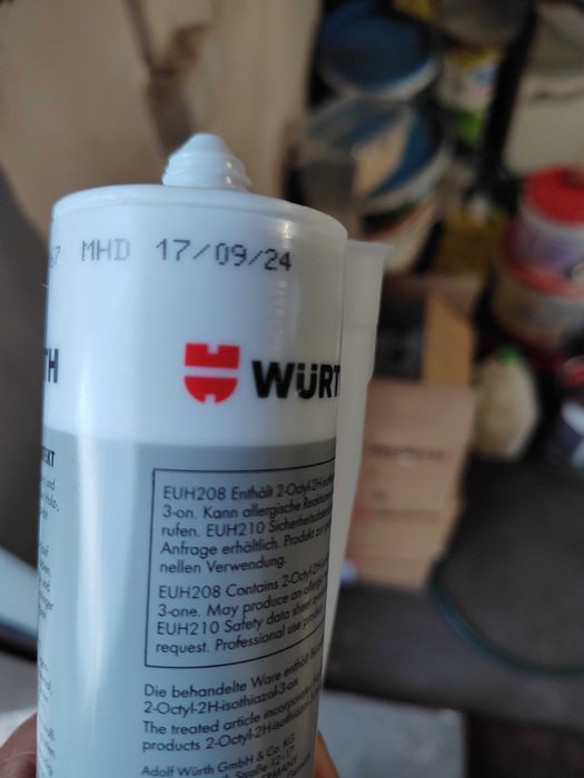 Silikon wurtch tanio dwa rodzaje