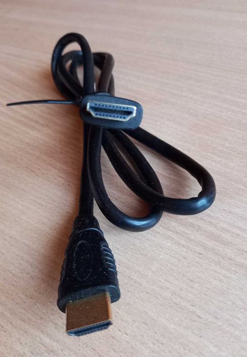 Kabel HDMI      .