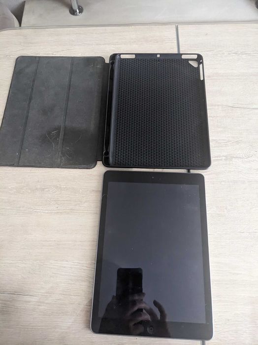 ПланшетApple A1474 iPad Air Wi-Fi 16GB (MD788TU) Silver