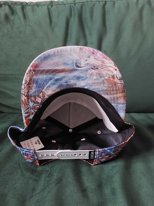 czapka snapback ezoteryka z czaszką