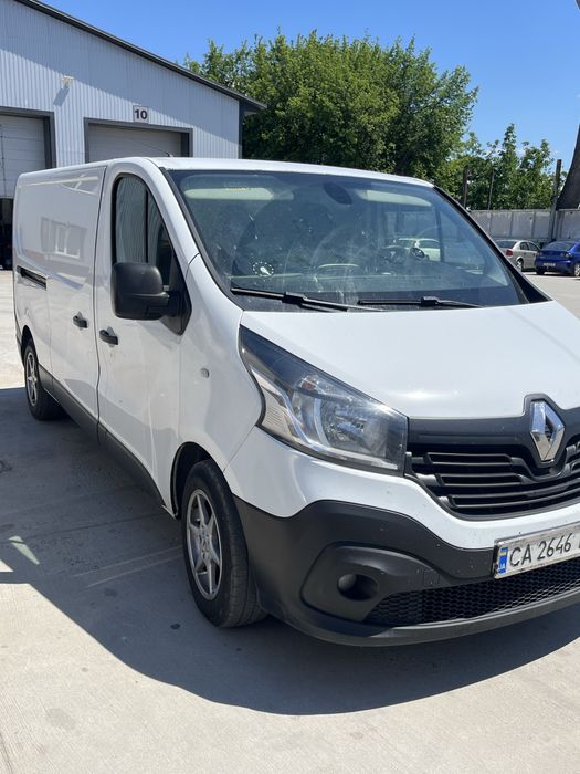 Автомобіль Renault trafic