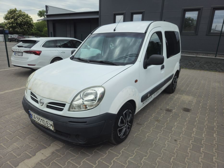 Nissan  1.6 газ/бензин АВТОМАТ