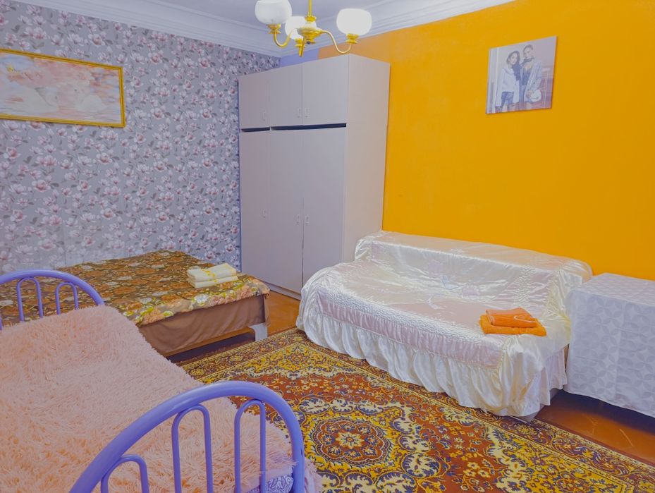 Сдаётся от хозяики 1 ком . квартира  в близи ЖД .5 спальных мест.