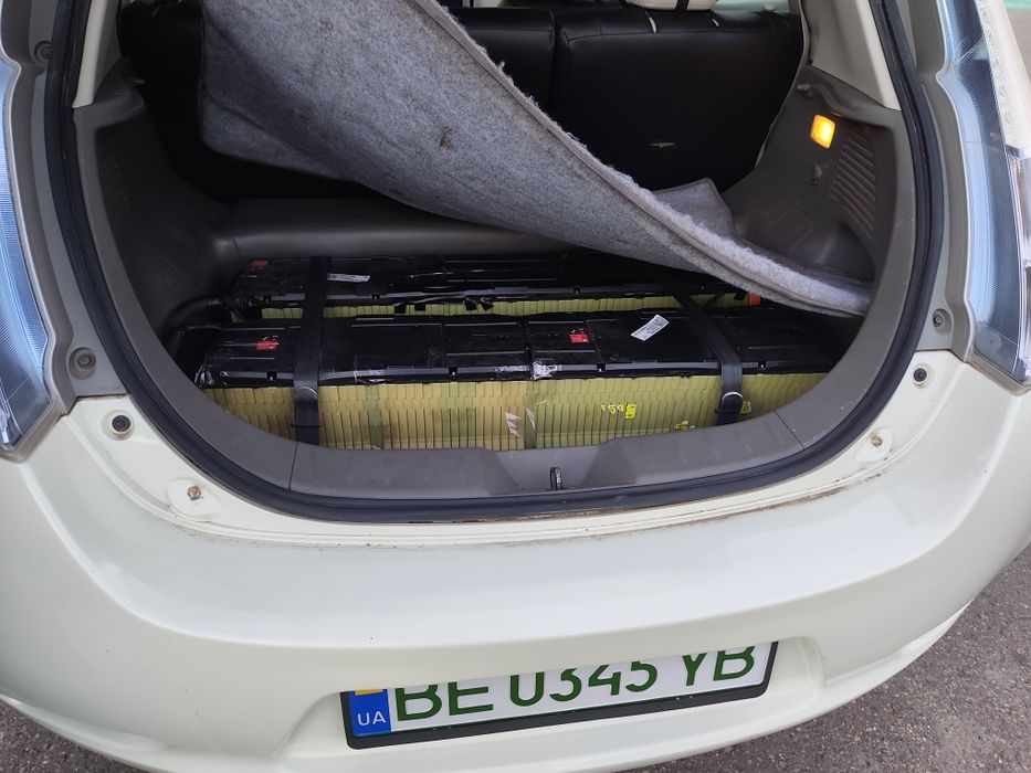 Nissan leaf в хорошем состоянии