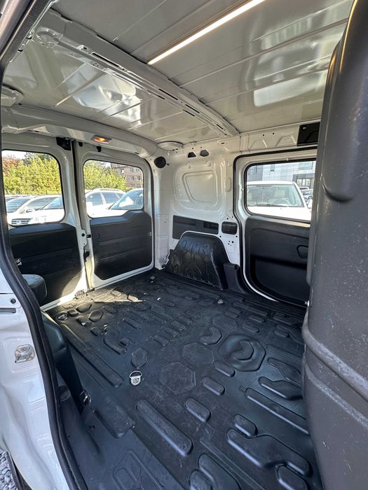 Продам Opel Combo 2018 рік можлива розстрочка,кредит,обмін!