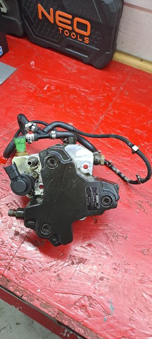 Pompa wtryskowa wysokiego ciśnienia volvo D5 S80 ii v70 iii xc70