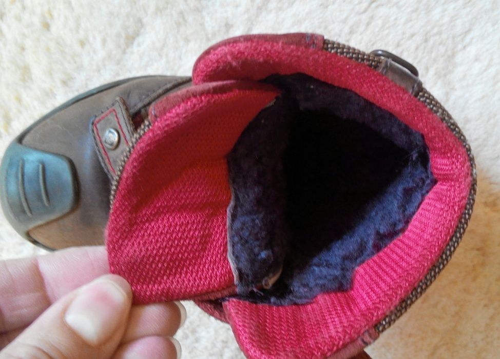 Зимові  чоботи ботінки Bartek 24 р