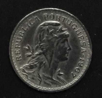 Moeda de 50 centavos alpaca - Portugal - 1967
