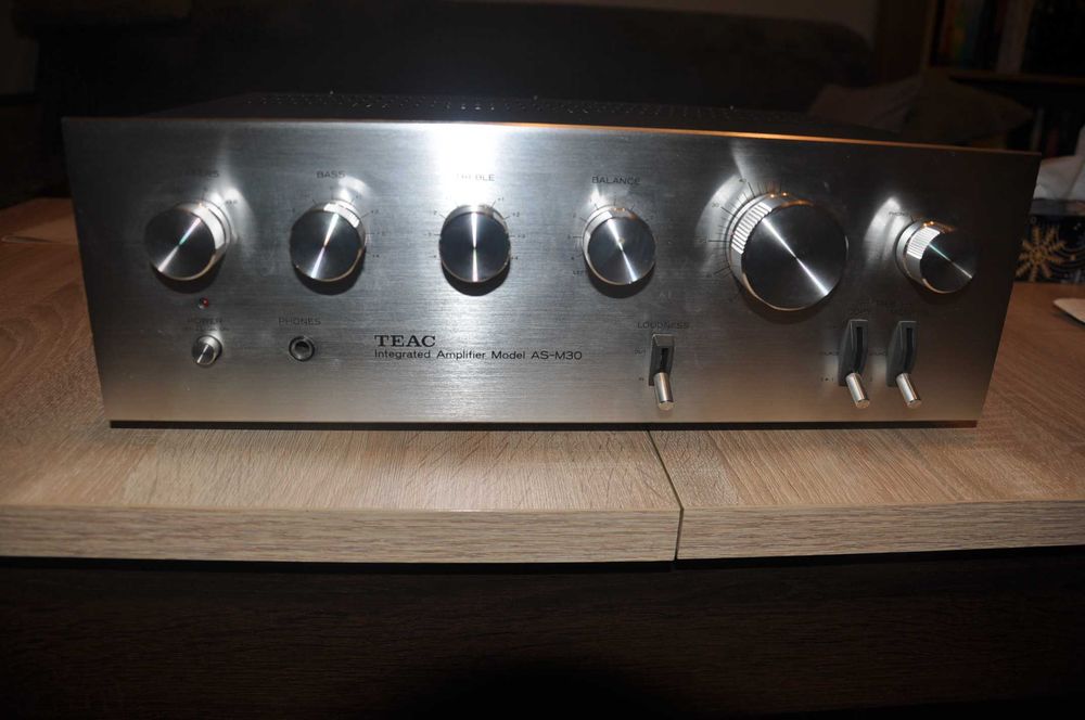 Sprzedam wzmacniacz .PERFEKCYJNY STAN TEAC AS-M30.