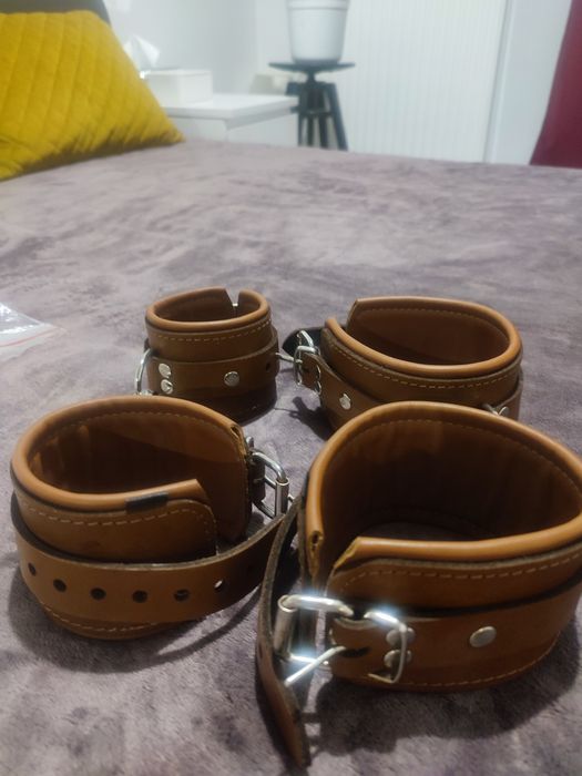 Kajdanki skurzane brązowe  na nogi i ręce