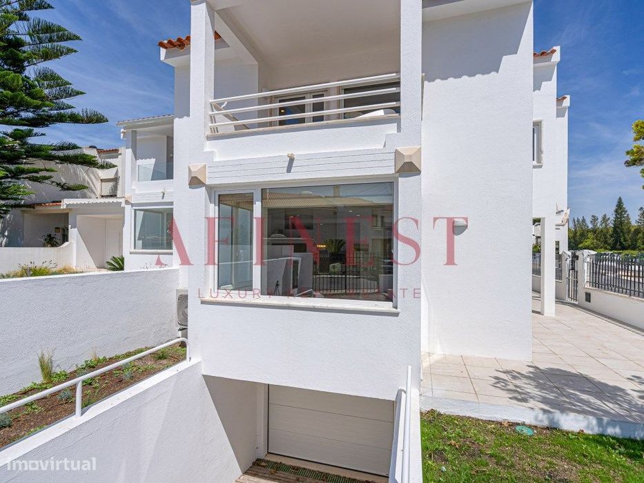 Moradia T4 Renovada Com Jardim Na Parede Perto Da Praia