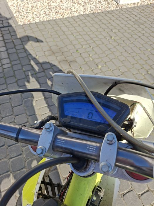 Cross 250 alfarad