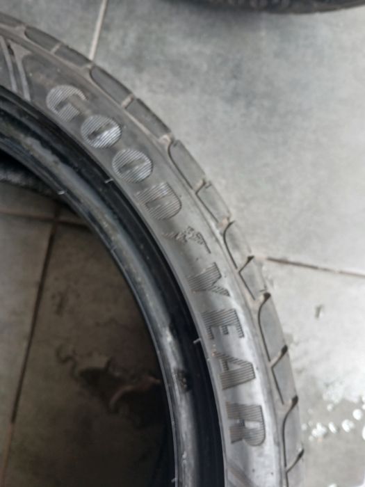 2 pneus 245 35 r18 RFT Goodyear