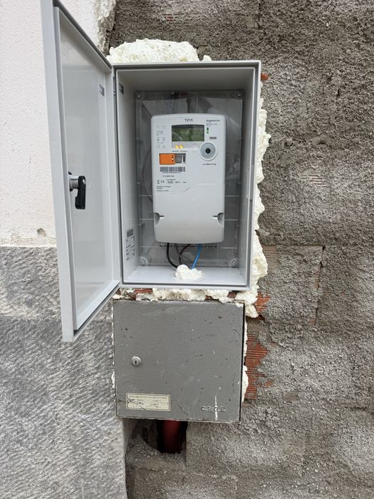 Trabalhos electricidade  todo tipo de trabalhos  e trabanhamos para E-Redes
