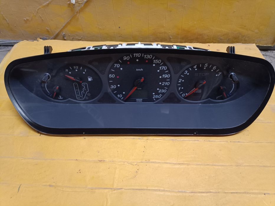 Licznik zegary Citroen C5 MK I 2.2 HDI automat ok220tys. km