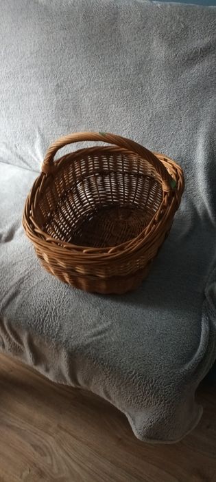 Do sprzedania duży Kosz z wikliny