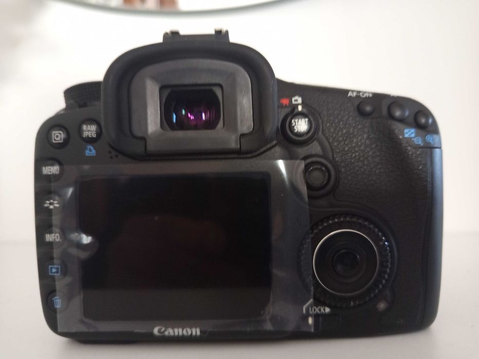 Vendo máquina fotográfica Canos EOS7D
