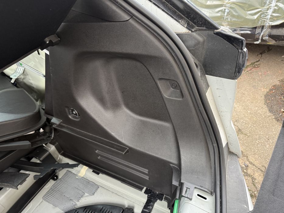 Сабвуфер Chevrolet Bolt EUV 2022 Premier