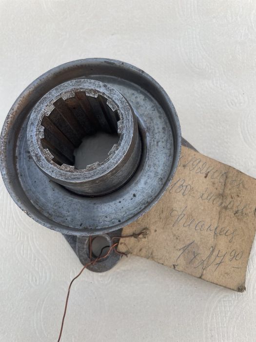 Флянец редуктора зил130 ссср